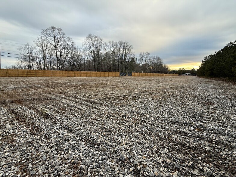 More Photos Of 2661-2695 White Sulphur Rd, Gainesville Land For Lease
