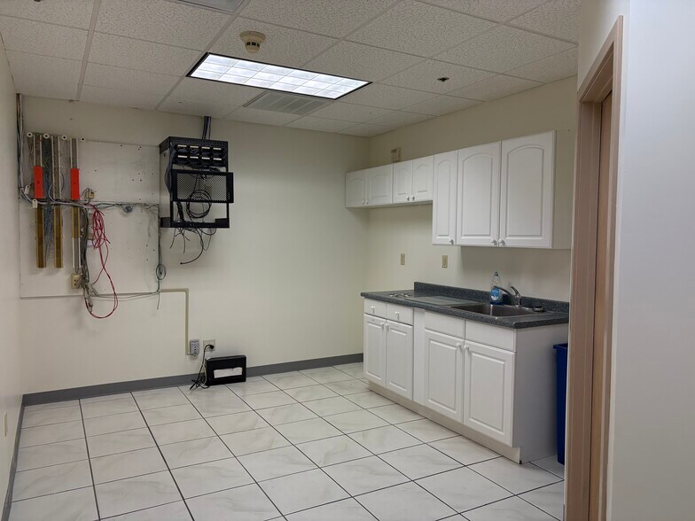 More Photos Of 134-136 Mill Rd, Quakertown Medical For Lease