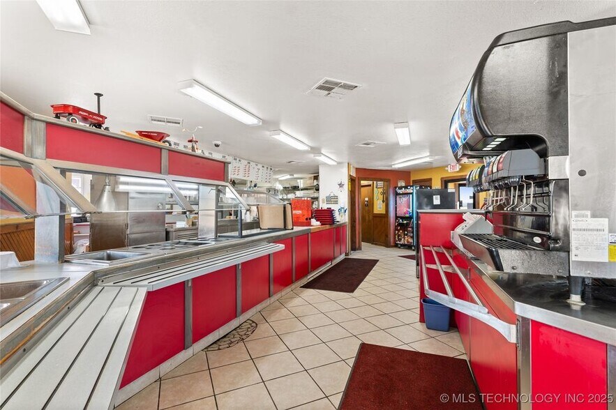 More Photos Of 18753 Oklahoma 100, Webbers Falls Restaurant For Sale
