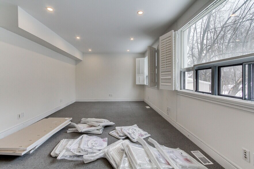 More Photos Of 187 Finch Ave W, Toronto Office Residential For Sale