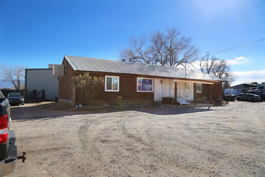 More Photos Of 300 Ranchitos Rd NE, Albuquerque Contractor Storage Yard For Lease