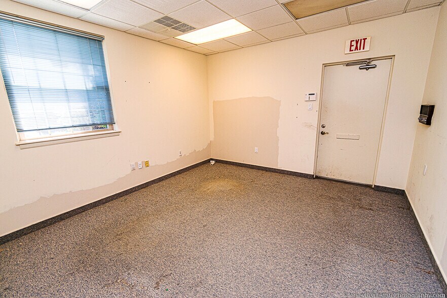 More Photos Of 110 Harbor Ln, Somers Point Medical For Sale