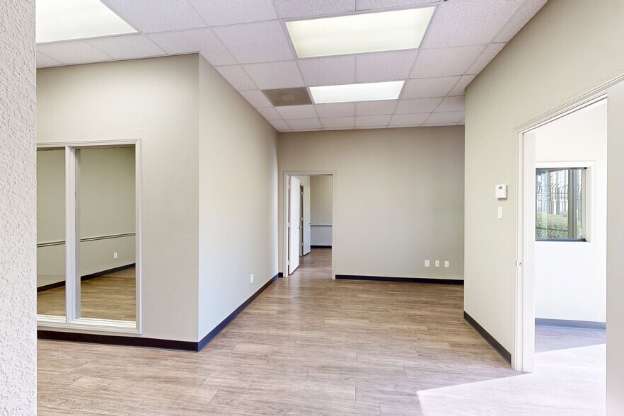 Primary Photo Of 6743 Theall Rd, Houston Unknown For Lease