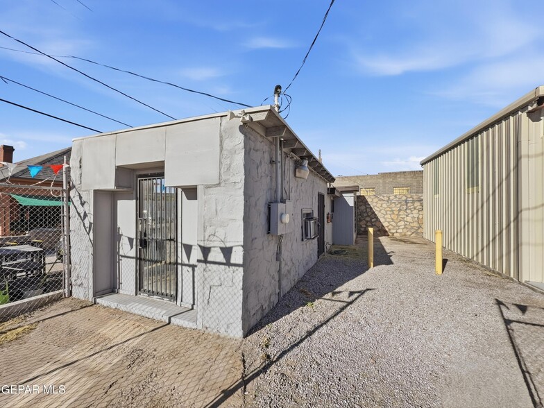 More Photos Of 2201 Texas Ave, El Paso Warehouse For Sale