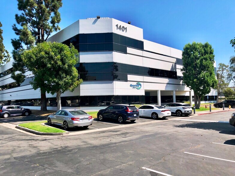 More Photos Of 1401 N Tustin Ave, Santa Ana Medical For Lease