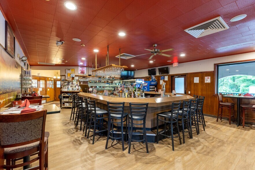 More Photos Of 1428 Center St, Ludlow Restaurant For Sale