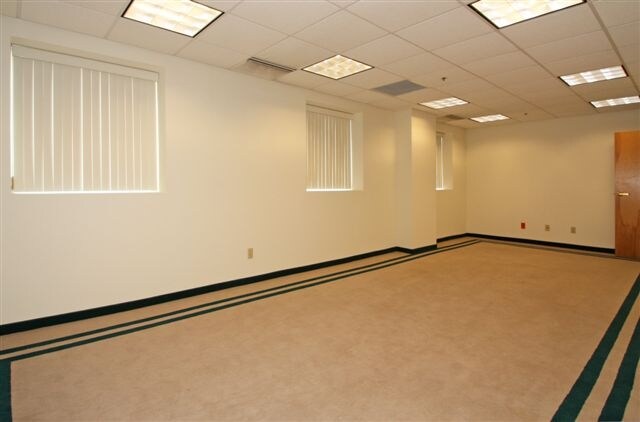 More Photos Of 217 S Belmont Ave, Indianapolis Warehouse For Lease