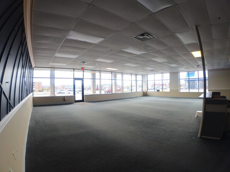 More Photos Of 20991 Arsenal Street Rd, Watertown Freestanding For Lease