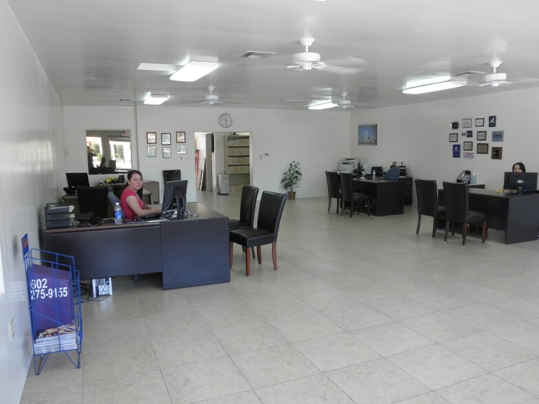 More Photos Of 3517 E Thomas Rd, Phoenix Freestanding For Lease