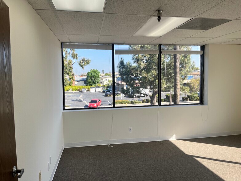 More Photos Of 2512 Artesia Blvd, Redondo Beach Office For Lease