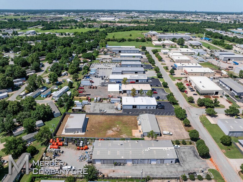 More Photos Of 2601 S Purdue Ave, Oklahoma City Flex For Lease