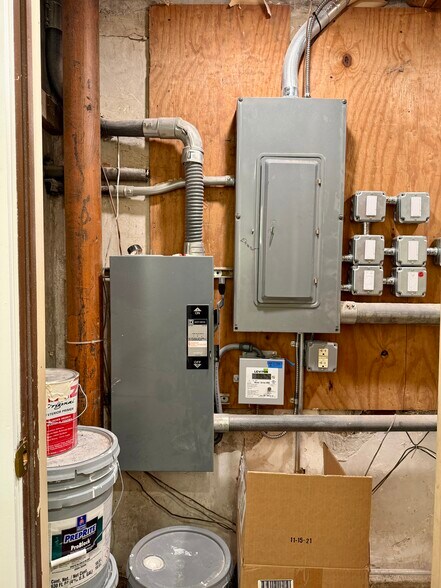 More Photos Of 22 Campbell Ave SE, Roanoke Storefront Retail Residential For Sale