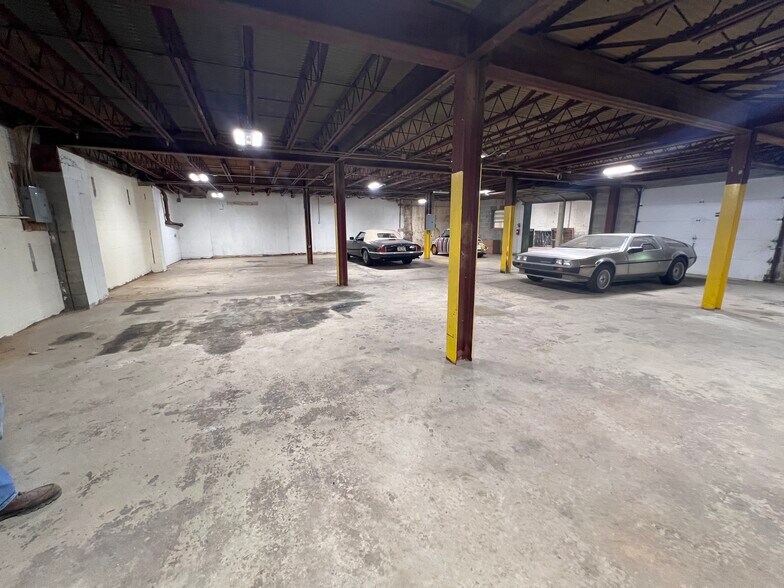 More Photos Of 179 Pennsylvania Ave, Malvern Warehouse For Lease