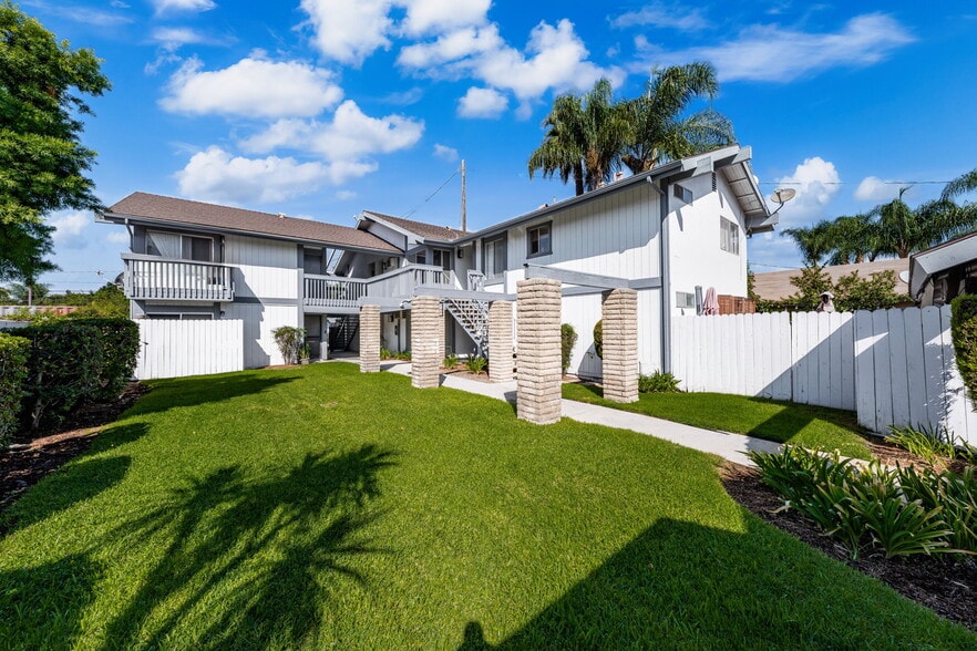 More Photos Of 111 Stanford Ave, Fullerton Apartments For Sale