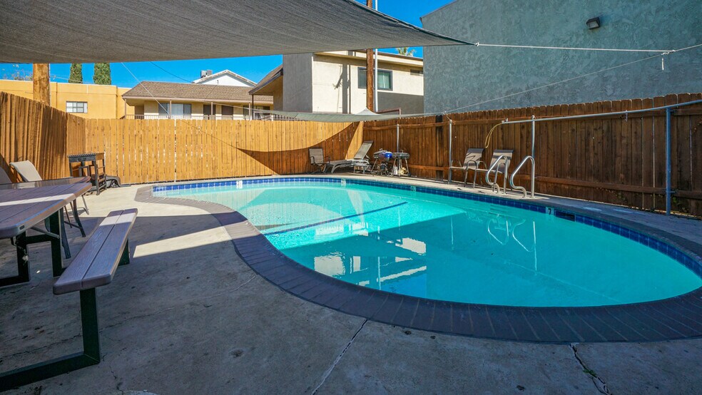 More Photos Of 1814 Grismer Ave, Burbank Apartments For Sale