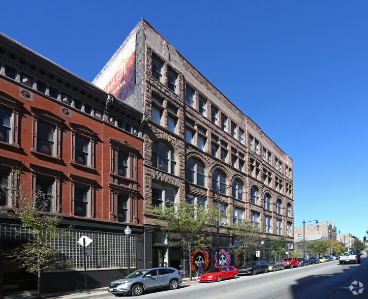 More Photos Of 1932 S Halsted St, Chicago Loft Creative Space For Lease