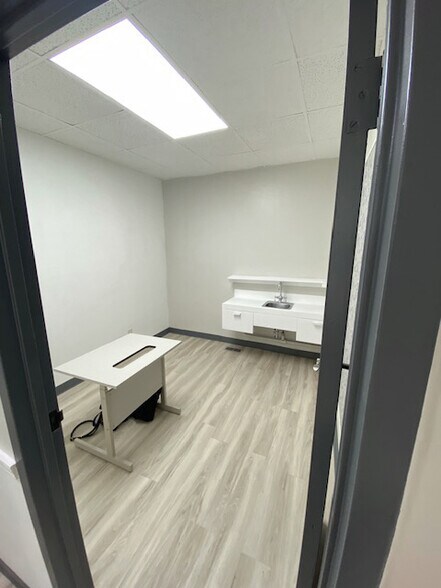 More Photos Of 3165 Myrtle Ave, Granite City Medical For Lease