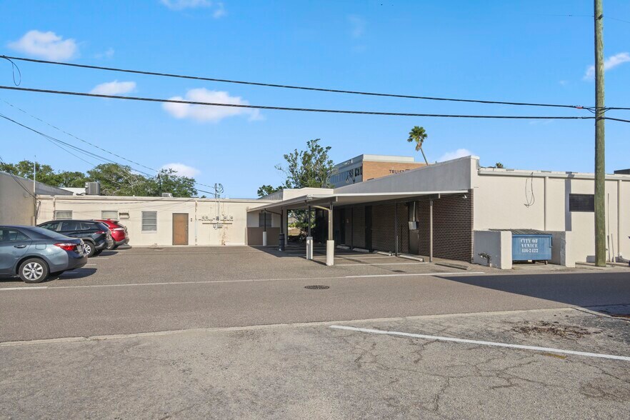 More Photos Of 227-233 Nokomis Ave, Venice Office For Sale
