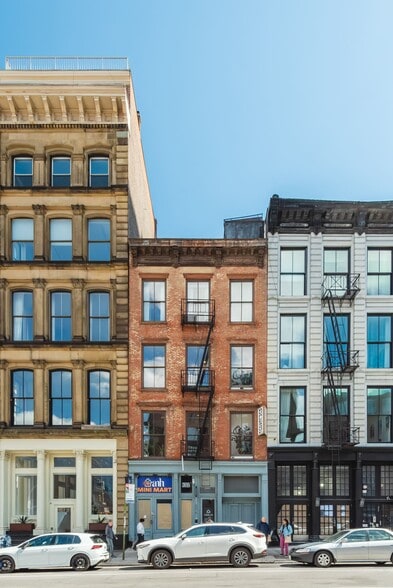 More Photos Of 279 Church St, New York Storefront For Sale