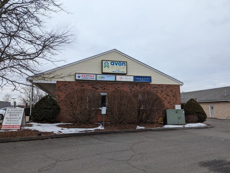 More Photos Of 76 Palomba Dr, Enfield Unknown For Lease