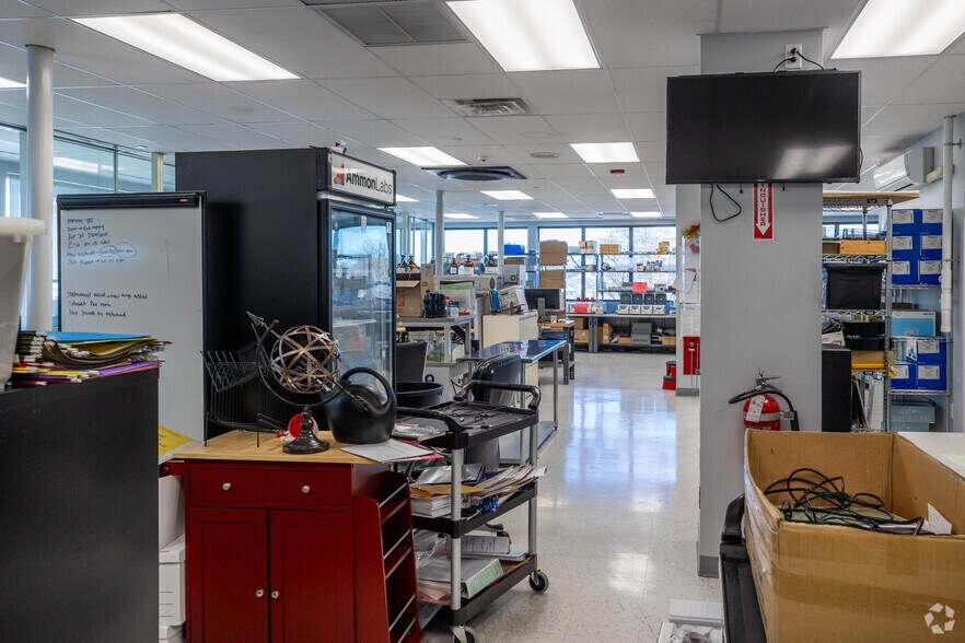 More Photos Of 35 E Blancke St, Linden Medical For Lease