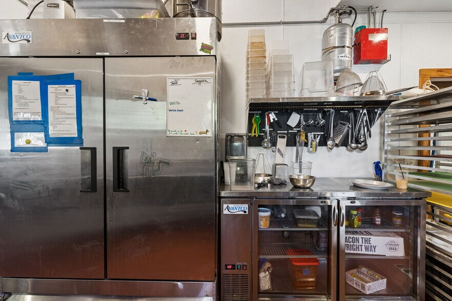 More Photos Of 217 W Hopkins St, San Marcos Restaurant For Sale