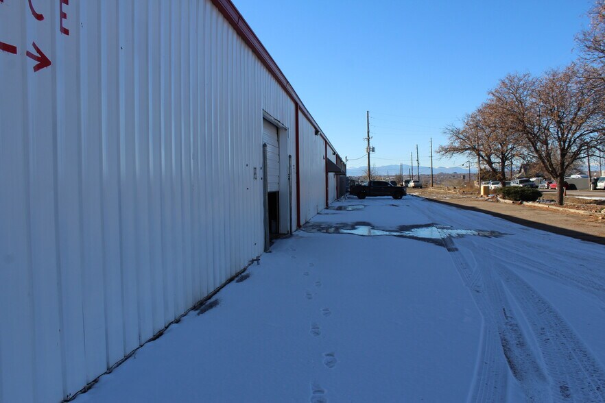 More Photos Of 8777 Brighton Rd, Henderson Warehouse For Lease