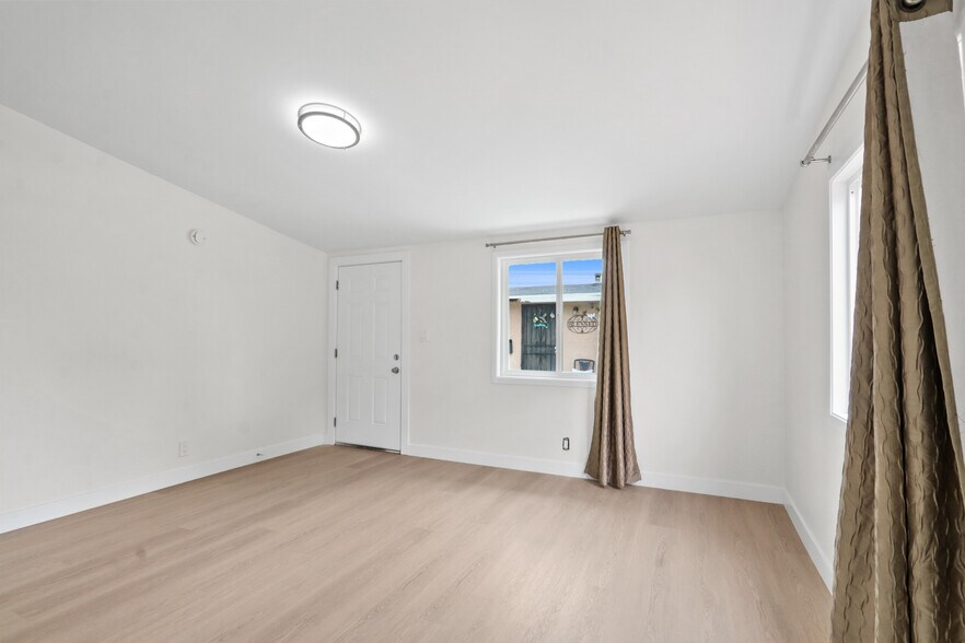 More Photos Of 609 W E St, Wilmington Apartments For Sale