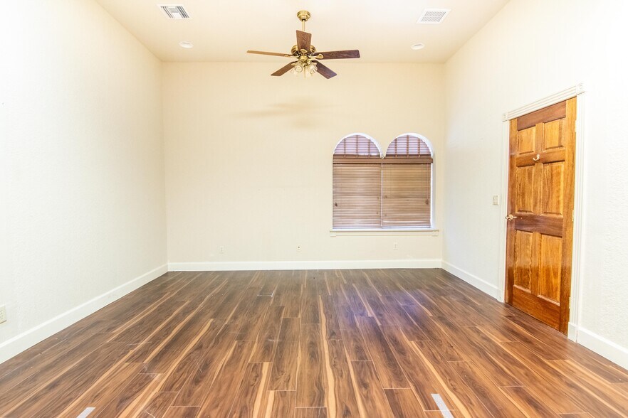 More Photos Of 757 Arlington Ave N, Saint Petersburg Office For Lease