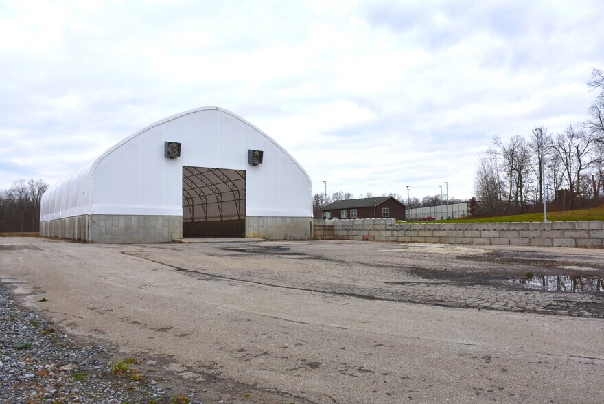 More Photos Of 105 McQuiston Dr, Jackson Center Industrial For Sale