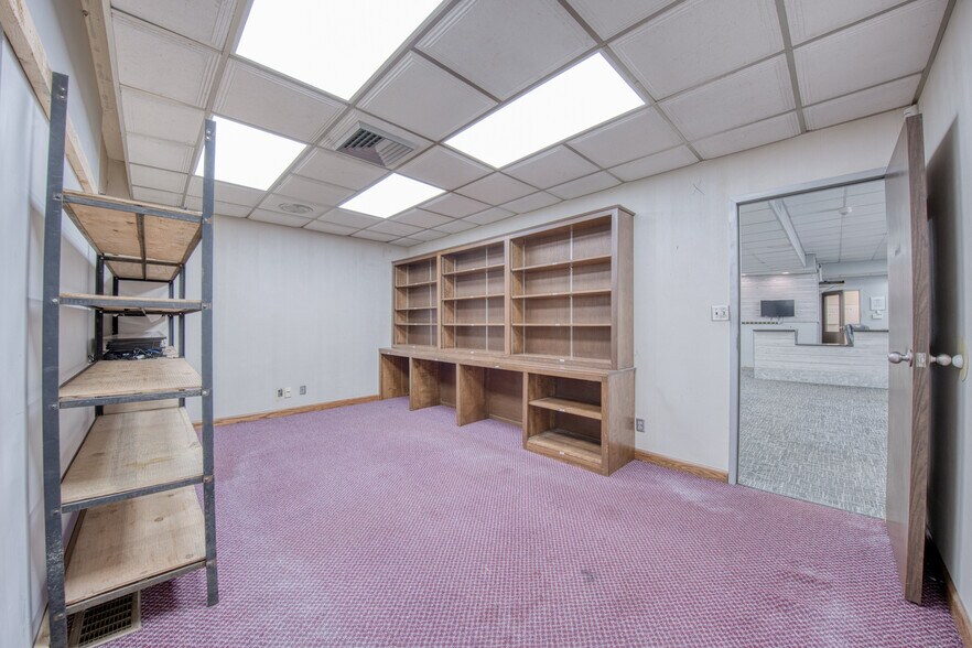 More Photos Of 226 Washington St, Newell Storefront Retail Residential For Sale