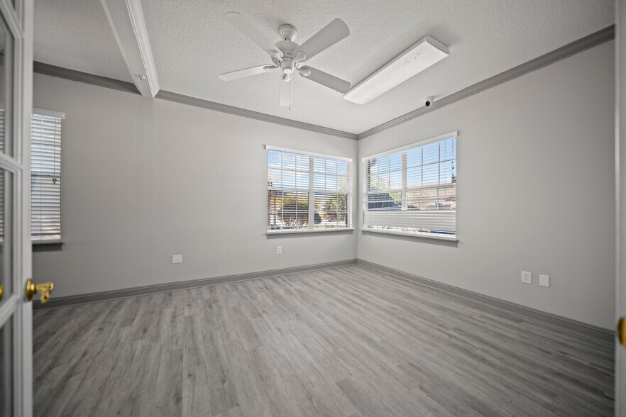 More Photos Of 6817 Southpoint Pky, Jacksonville Loft Creative Space For Lease