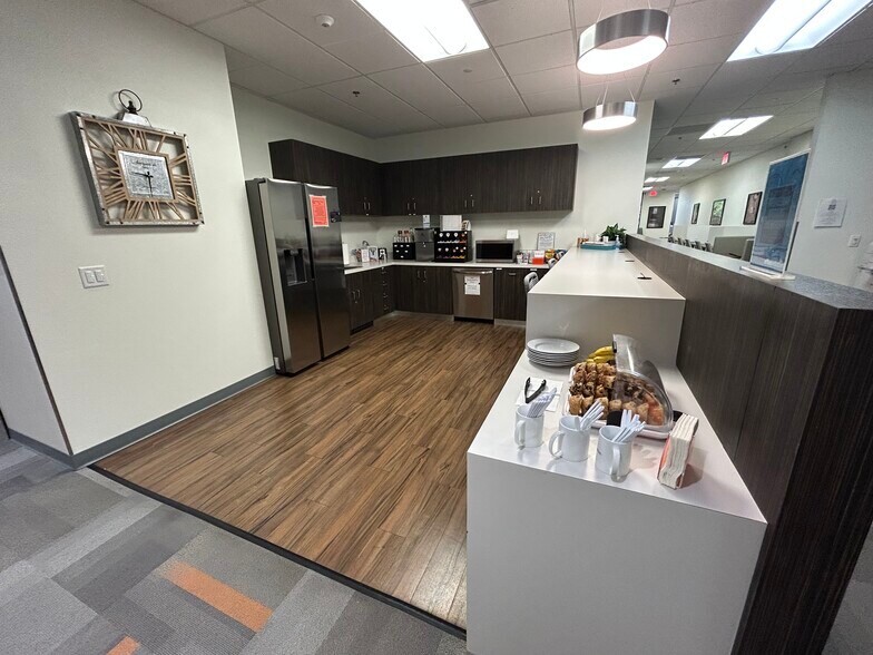 More Photos Of 4435 E Chandler Blvd, Phoenix Coworking Space