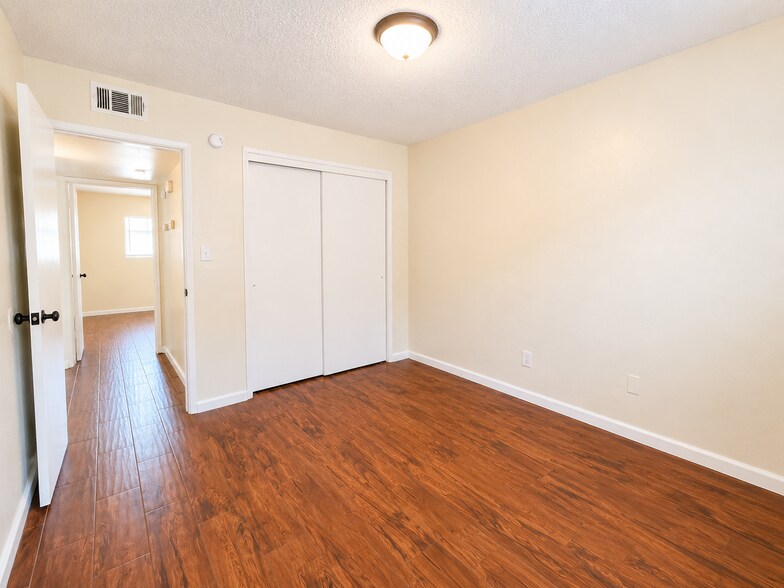 More Photos Of 4320 Columbus st, Bakersfield Multifamily For Sale