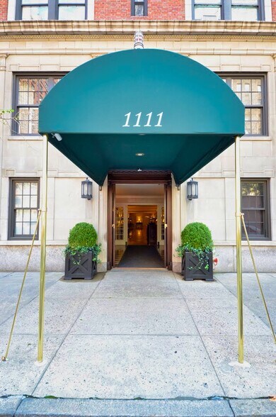 More Photos Of 1111 Park Ave, New York Apartments For Sale