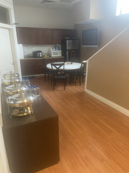 More Photos Of 1025 Fulton St, Fresno Office For Sale
