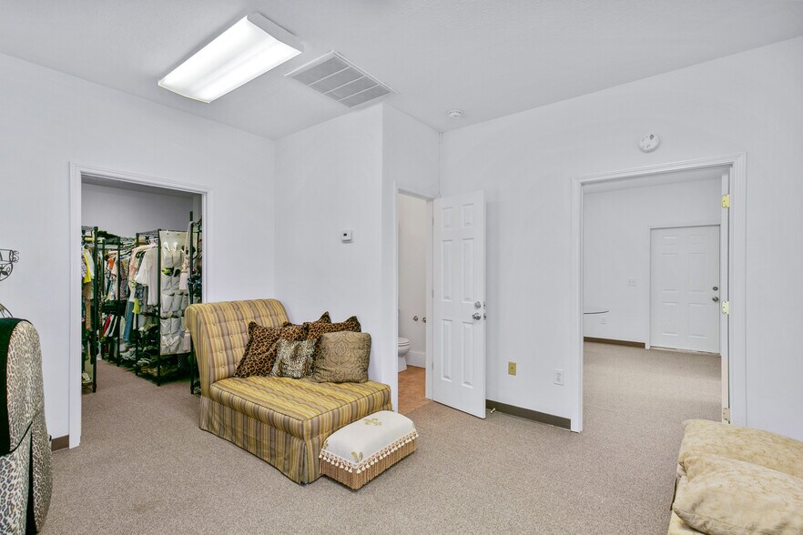 More Photos Of 407 Orchard Park, Ridgeland Office Residential For Sale