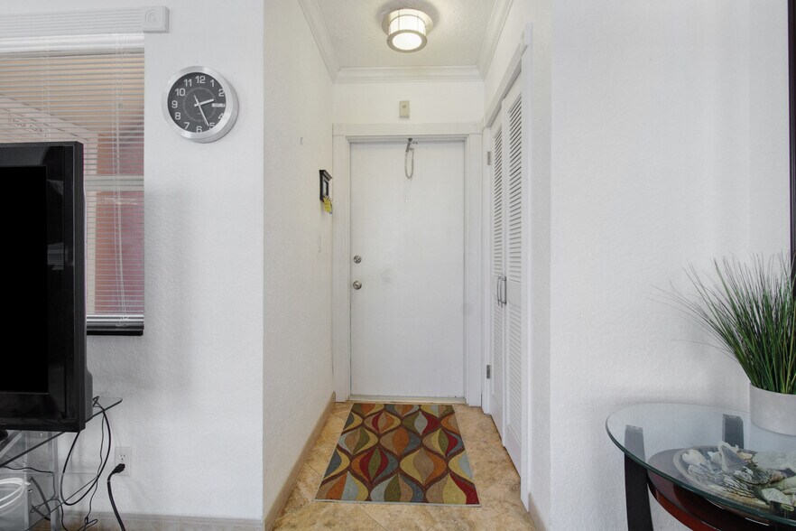 More Photos Of 3401 NE 10th St, Pompano Beach Hotel For Sale