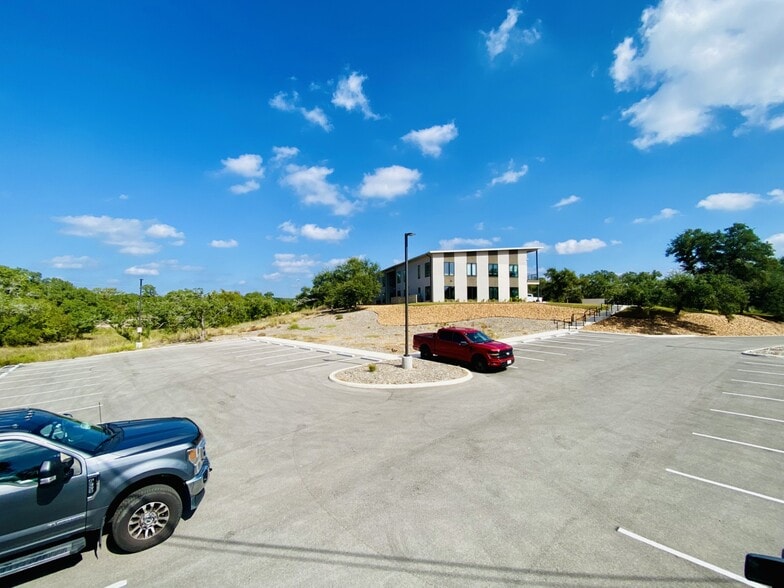 More Photos Of 1878 Herbelin Rd, New Braunfels Office For Lease