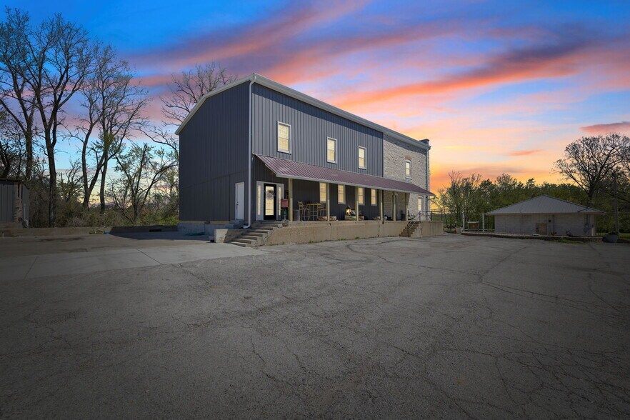 Primary Photo Of 305 N Main St, Ste Genevieve Storefront Retail Residential For Sale