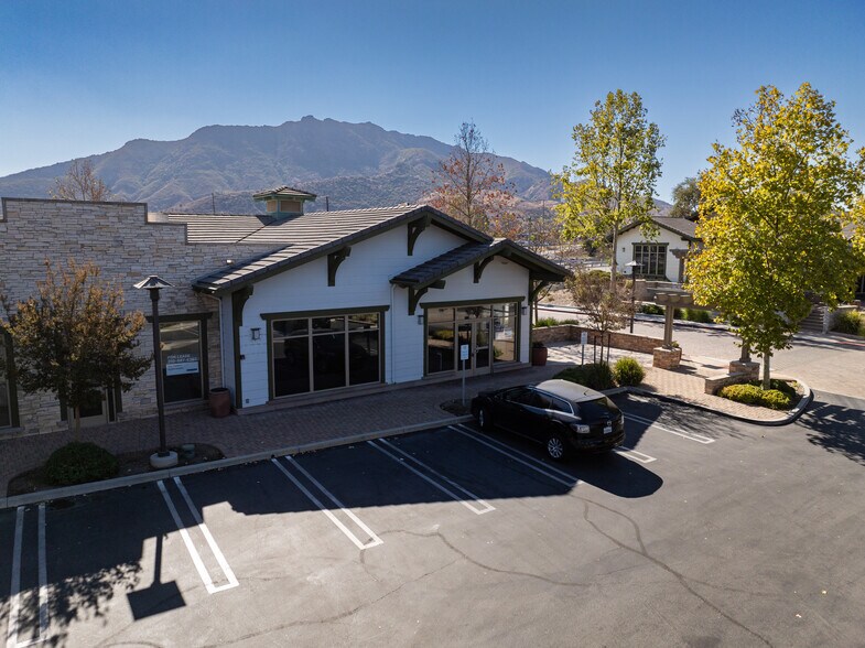 More Photos Of 29105-29125 Canwood St, Agoura Hills Restaurant For Lease