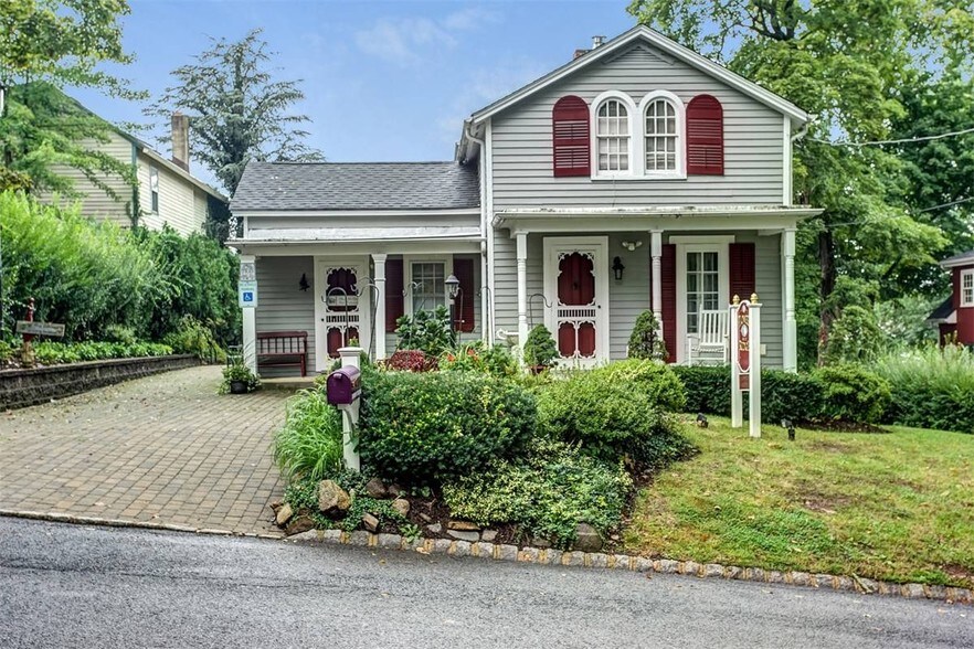 More Photos Of 20 Lewis St, Basking Ridge Freestanding For Lease