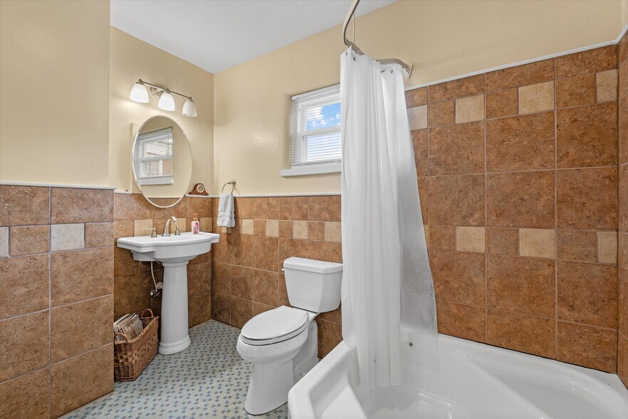 More Photos Of 129-131 Elizabeth St, Athens Lodge Meeting Hall For Sale