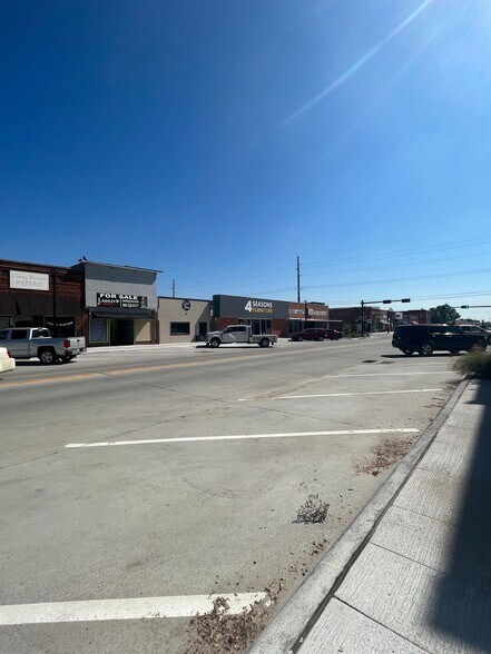 More Photos Of 229 N Main St, Valentine Office For Sale