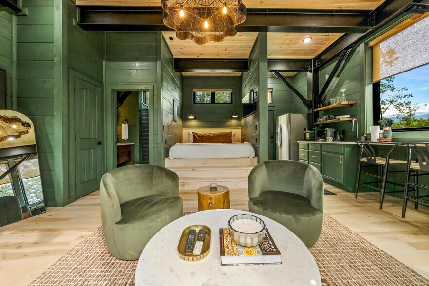 More Photos Of 1708 Minty Way, Sevierville Hotel For Sale