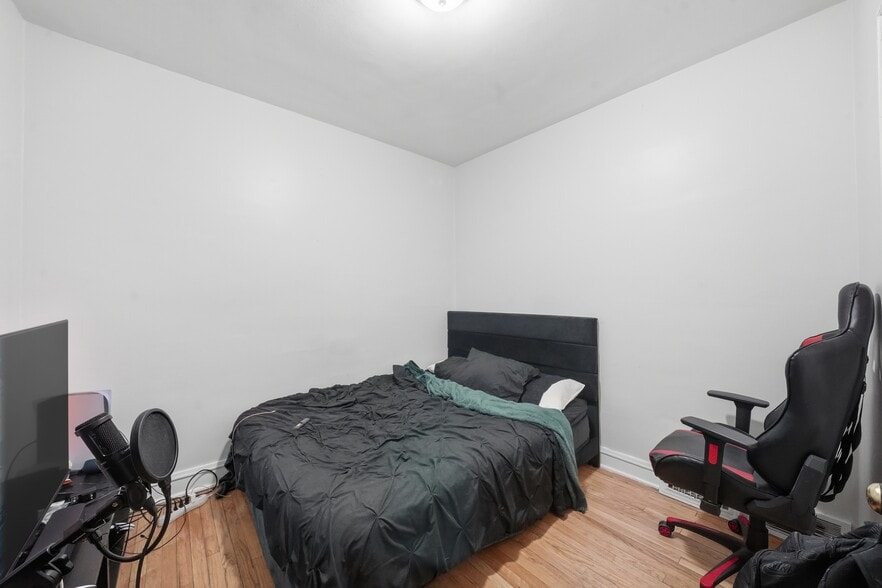 More Photos Of 4948-58 W Dickens Ave, Chicago Apartments For Sale