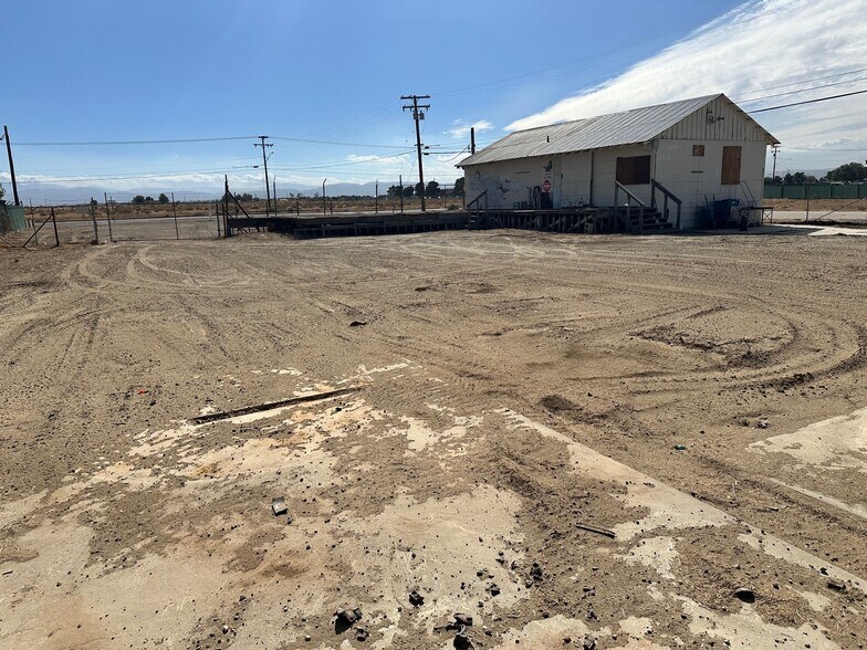 More Photos Of 3301 E Avenue I, Lancaster Warehouse For Sale