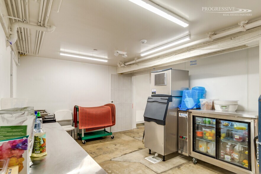 More Photos Of 330 3rd St, Redlands Restaurant For Lease