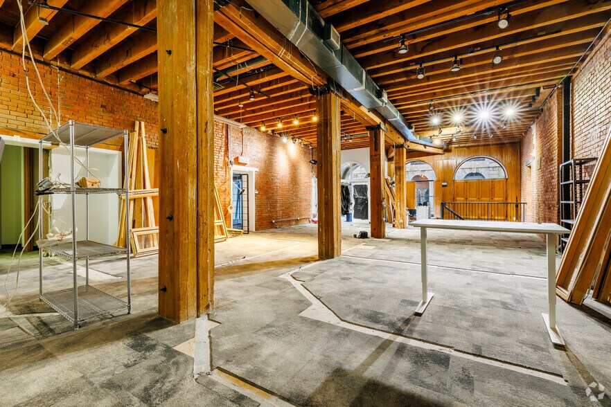 More Photos Of 59-71 Rue De Brésoles, Montréal Loft Creative Space For Lease