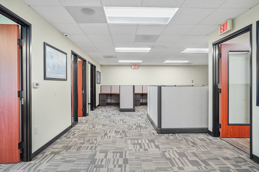 More Photos Of 30423 Canwood St, Agoura Hills Office For Sale